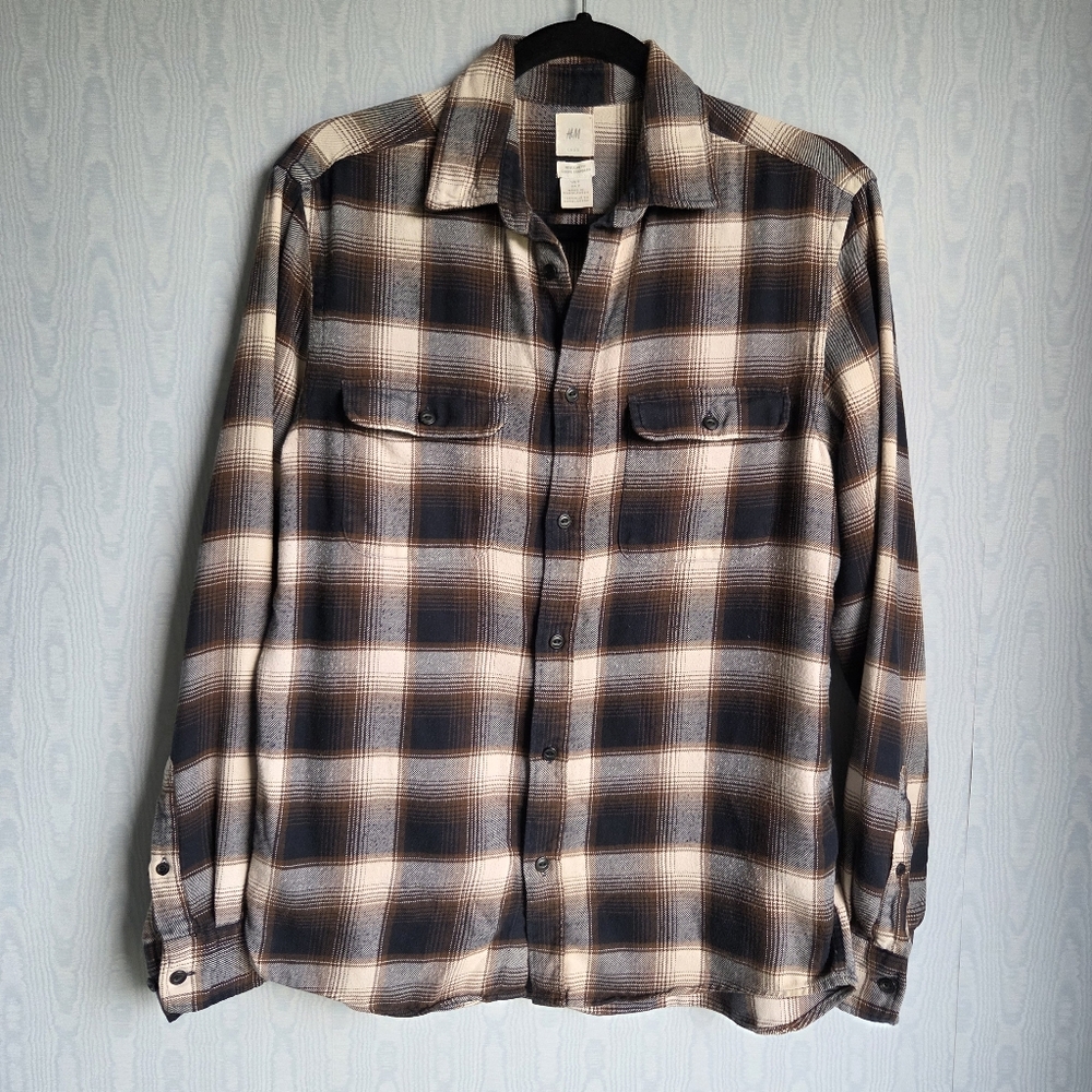 H&M L.O.G.G. Mens Small Plaid Flannel Button Down 100% Cotton Brown Ivory
